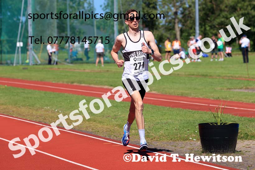 Mens 5000 metres, 2024 NE Masters Track and Field Champs., Monkton Stadium, Jarrow.  Photo: David T. Hewitson/Sports for All Pics